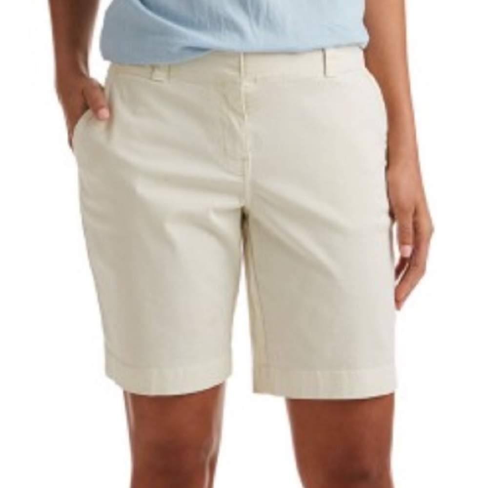 Vineyard Vines 9 inch inseam size 4 khaki